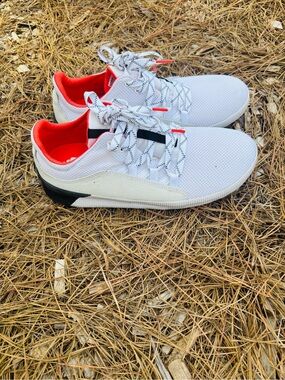 Sorel Out N About III PlusWhite Waterproof Women’s Sneakers size 9.5